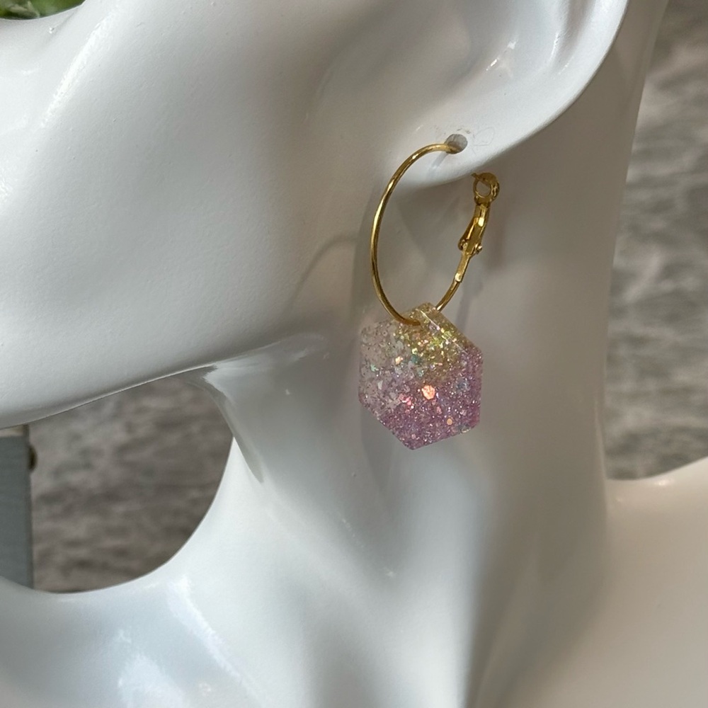 💙 2 for $12 Sparkling Glitter Drop Hoop Earrings Lever Back close purple & gold!